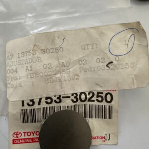 13753-30250 CAMSHAFT & VALVE, toyota
