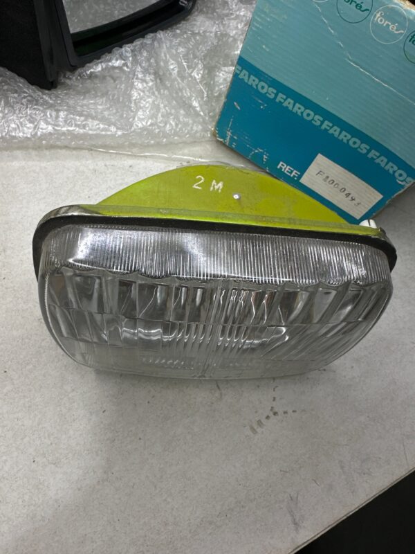 Faro delantero SEAT 133 FORE F1000493