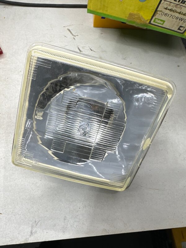 Faro interior derecho RENAUL 12 F061708WO