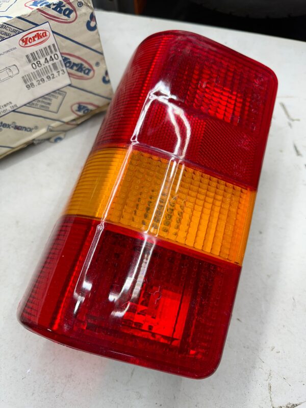 Piloto trasero izquierdo SEAT TERRA 98299273