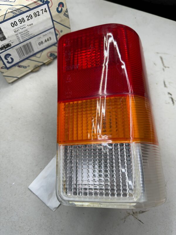 Piloto trasero derecho SEAT TERRA 98299274