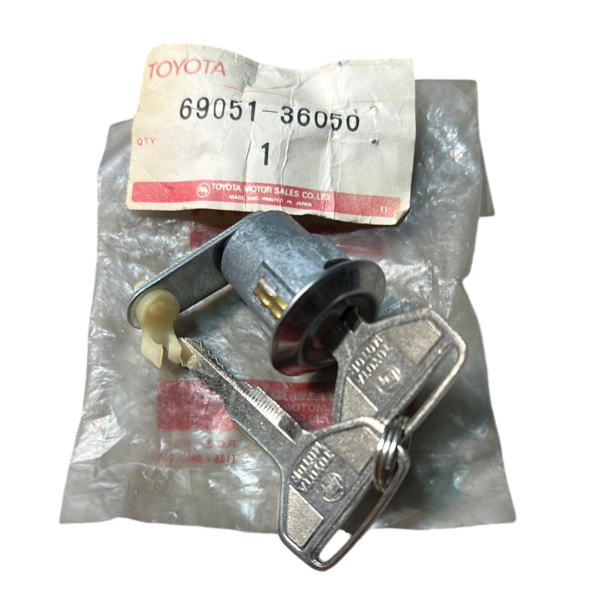Door Lock Cylinder & Key Set 69051-36050 Toyota